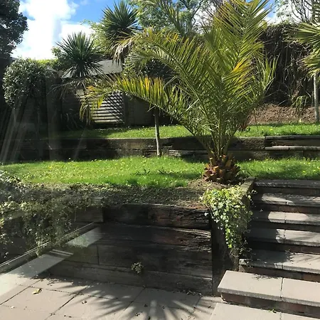 Casa vacanze 4 Bed House - Sleeps 8 - Pets - Parking - Wifi *